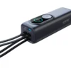 Reisegrossisten RG1 sett på skrå med to innebygde USB-C-kabler og skjerm på fronten